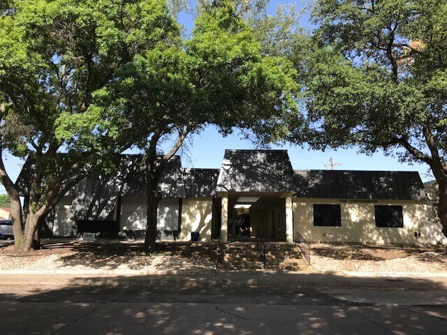 More Photos Of 304 S Cottonwood Dr, Richardson Medical For Sale