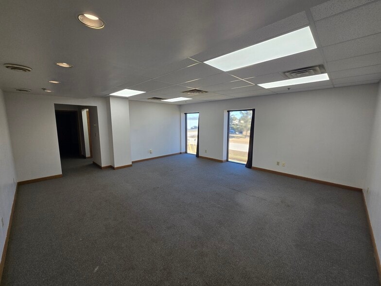 More Photos Of W146N5741 Enterprise Ave, Menomonee Falls Warehouse For Lease