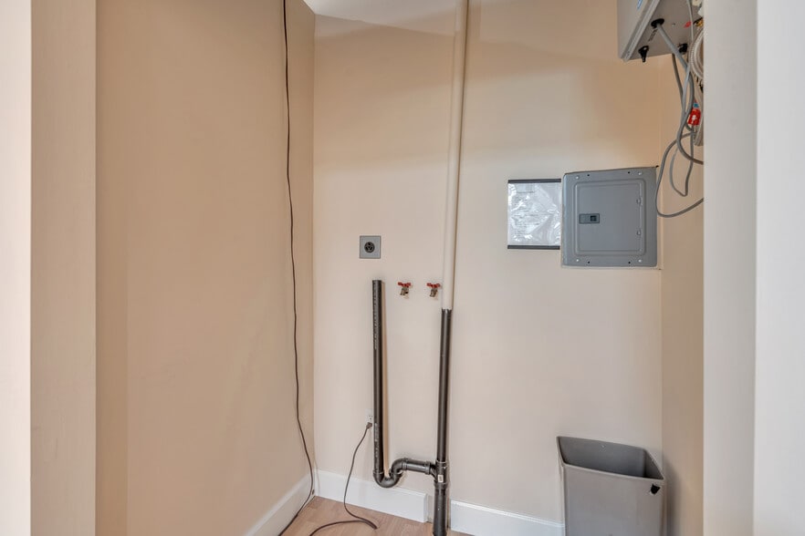 More Photos Of 74 Digital Dr, Novato Warehouse For Sale