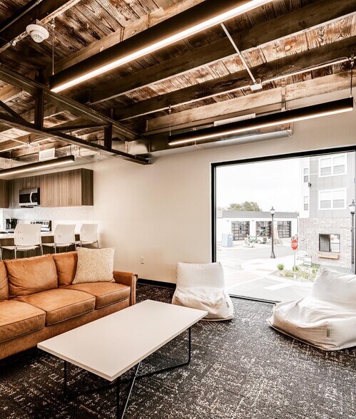 More Photos Of 1090 Spencer St, Conway Loft Creative Space For Lease