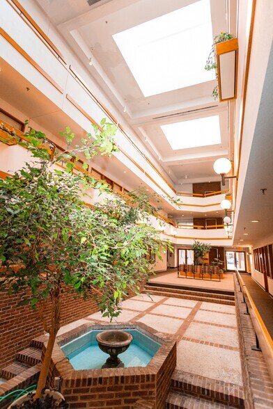 More Photos Of 1302 Noble St, Anniston Office Residential For Lease