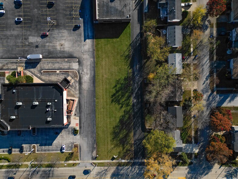 More Photos Of 8857 W 87th St, Hickory Hills Land For Sale