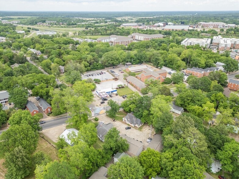 More Photos Of 522 & 524 University Dr, Starkville Apartments For Sale