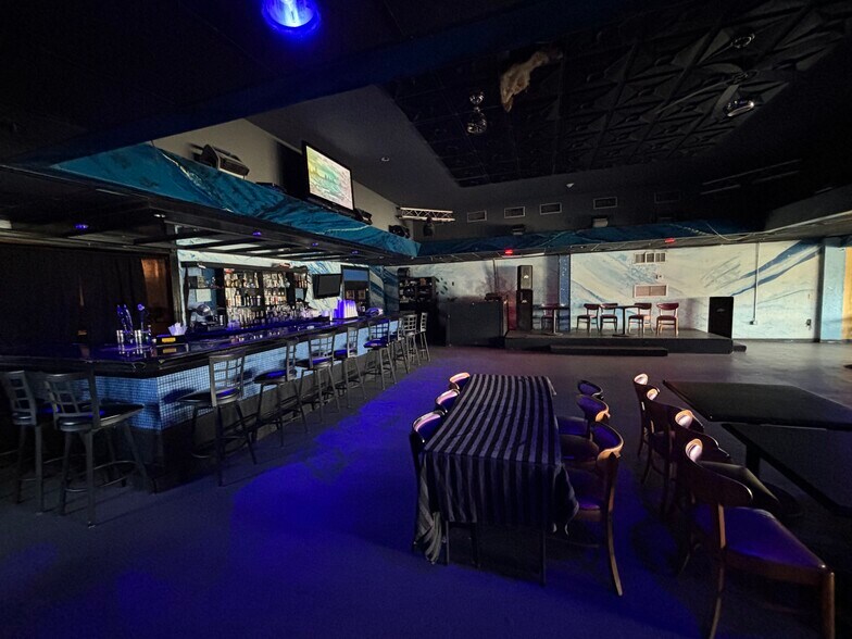 More Photos Of 5131 14th St W, Bradenton Restaurant For Sale