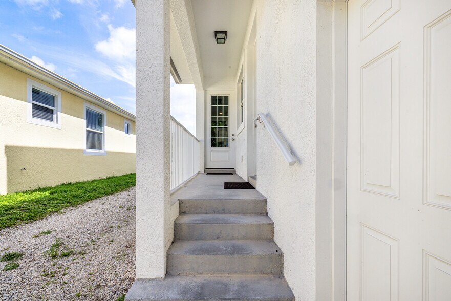 More Photos Of 2974 Van Buren Ave, Naples Storefront Retail Residential For Sale