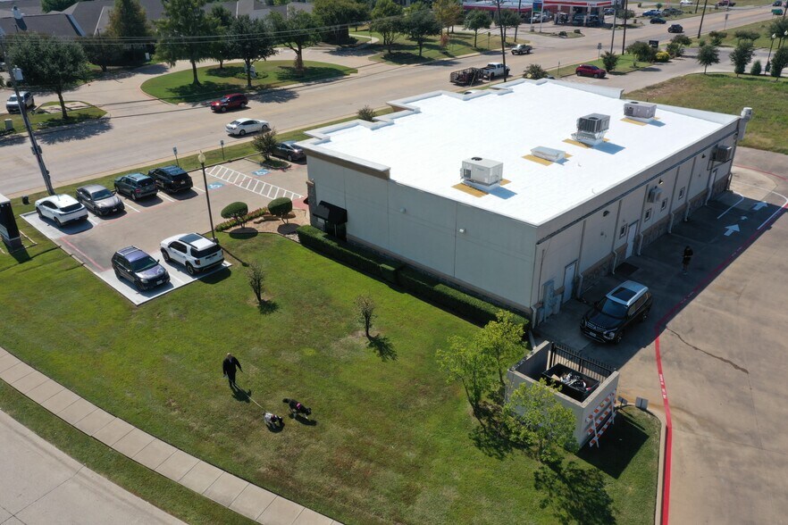 More Photos Of 2251 Brown St, Waxahachie Freestanding For Sale