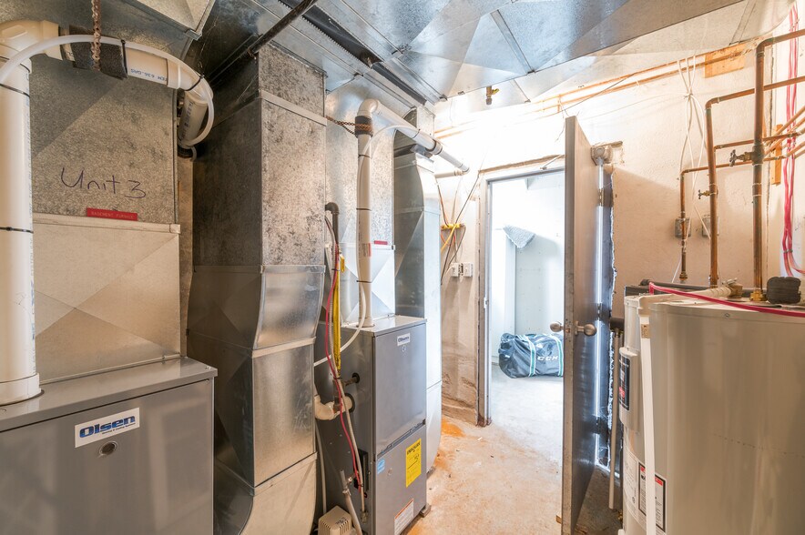 More Photos Of 131 King St E, Cobourg Multifamily For Sale