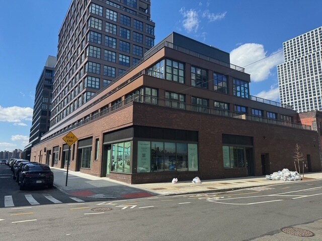 More Photos Of 29 Huron St, Brooklyn Apartments For Lease