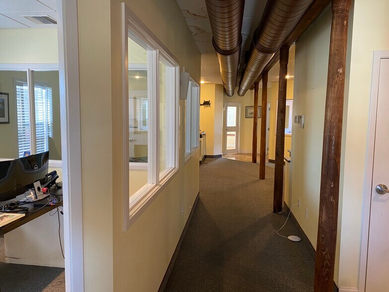 More Photos Of 7 Main St, North Kingstown Storefront Retail Office For Lease