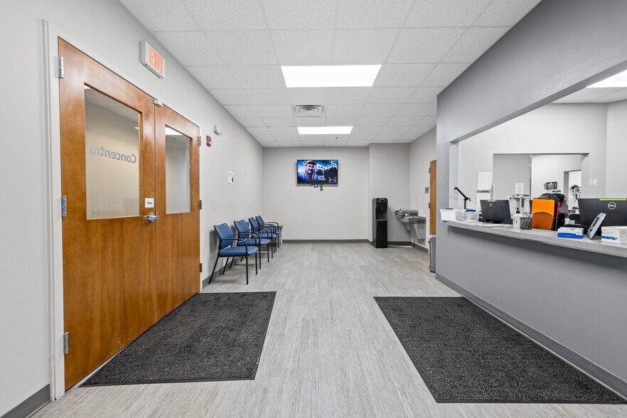 More Photos Of 801 Poindexter St, Chesapeake Office Residential For Lease