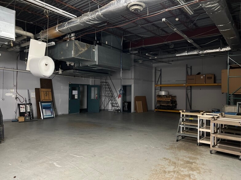 More Photos Of 11350 Technology Cir, Duluth Light Manufacturing For Sale