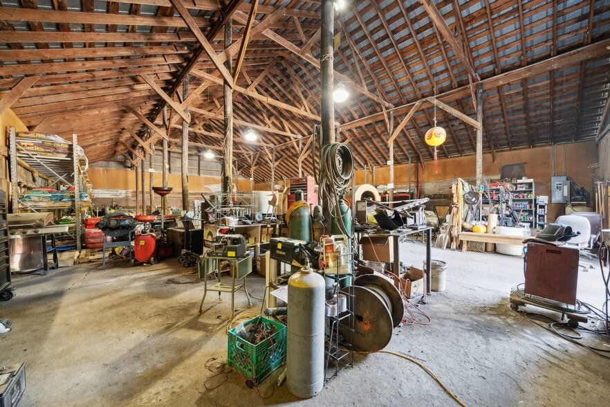 More Photos Of 14417 Courthouse Rd, Dinwiddie Flex For Sale