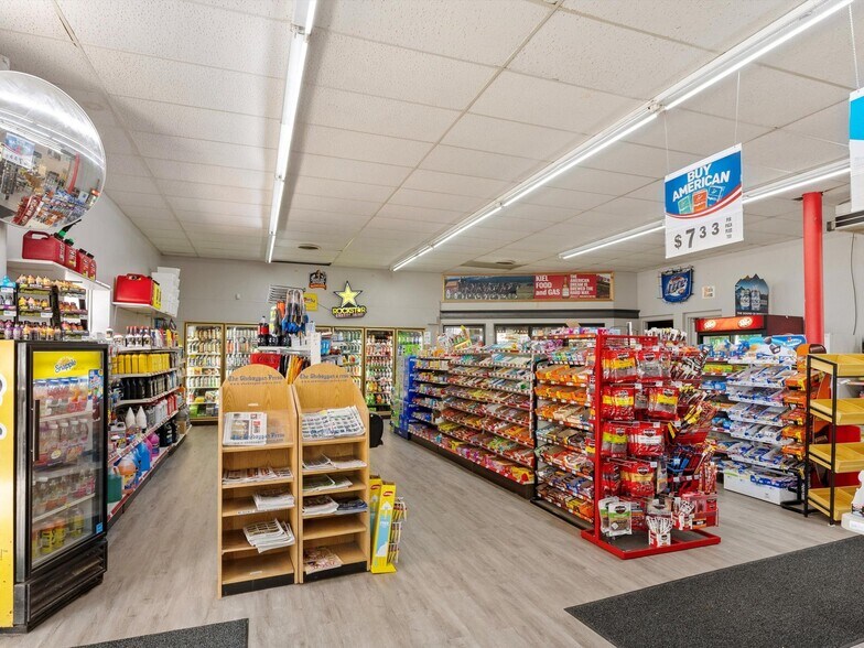 More Photos Of 721 Fremont St, Kiel Service Station For Sale