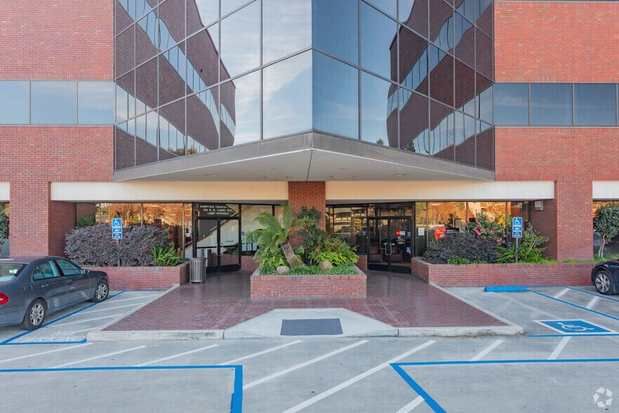 More Photos Of 333 W El Camino Real, Sunnyvale Medical For Lease