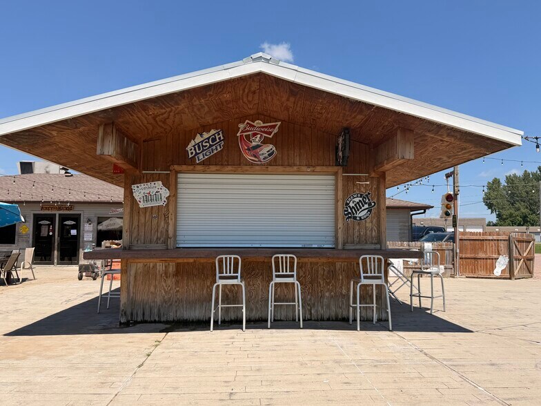 More Photos Of 4700 41st St, Sioux City Restaurant For Sale