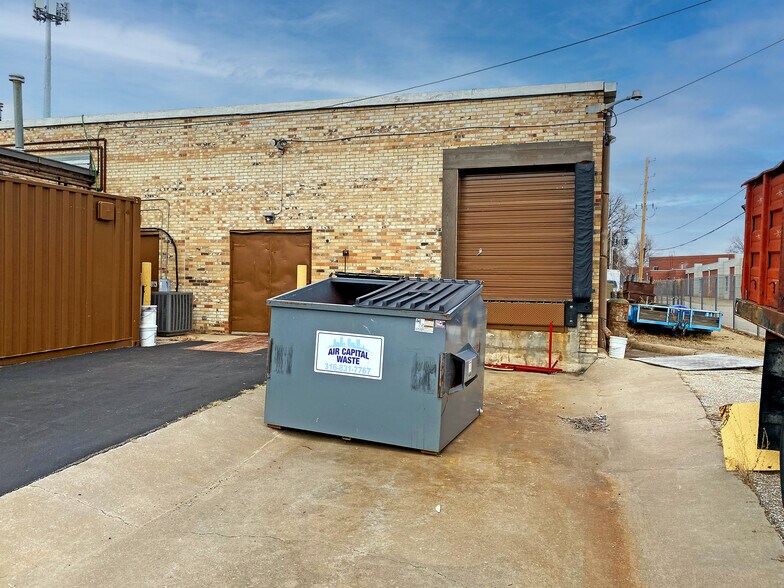More Photos Of 1940 S Oliver St, Wichita Freestanding For Sale