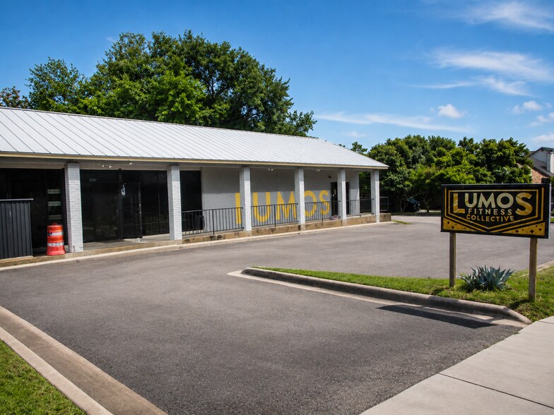 More Photos Of 2415-2420 Burleson Ct, Austin General Retail For Sale