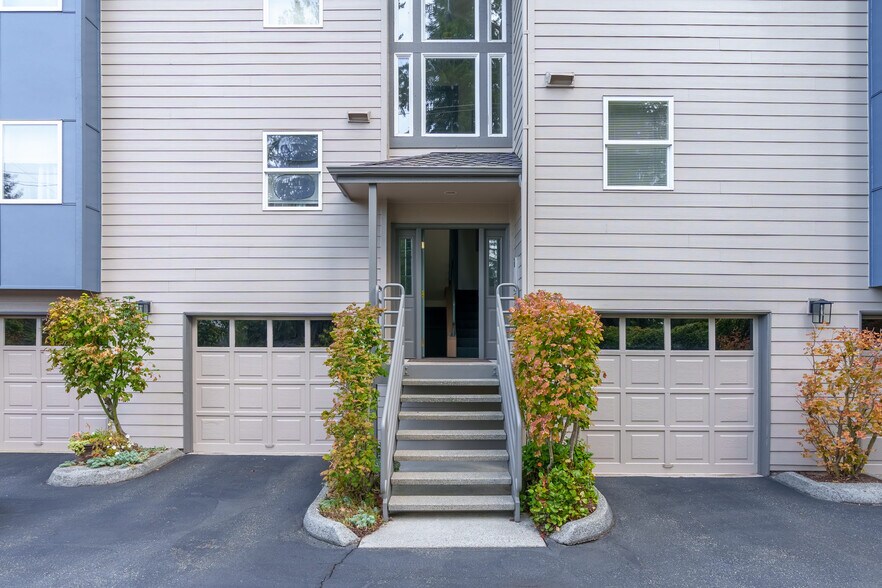 More Photos Of 5911 200th St SW, Lynnwood Apartments For Sale