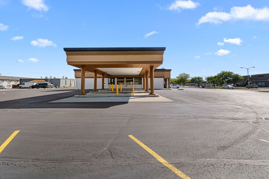 More Photos Of 245 N Peters Ave, Fond Du Lac General Retail For Sale