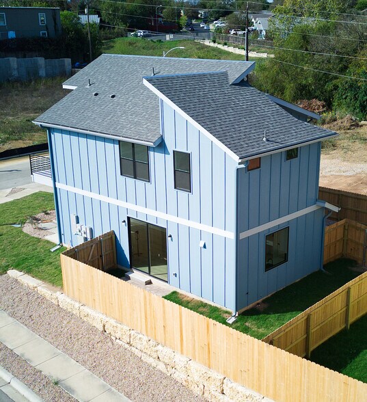 More Photos Of 2608 Bristol Dr, Austin Multifamily For Sale
