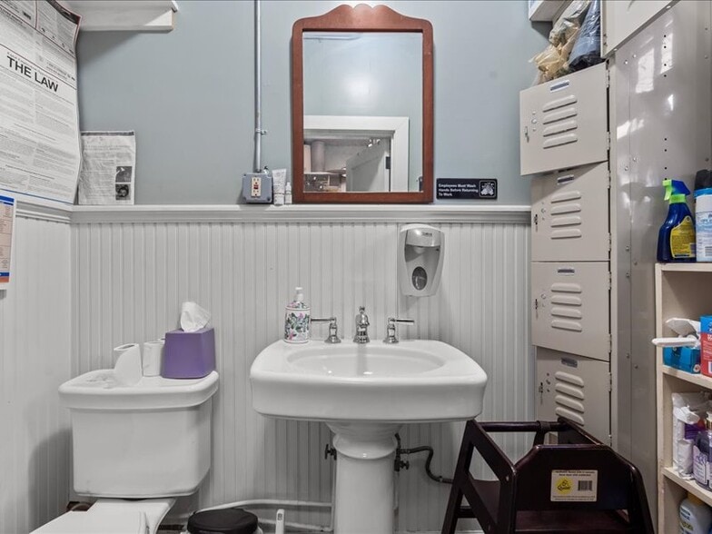 More Photos Of 1919 W Point Pike, Lansdale Freestanding For Sale