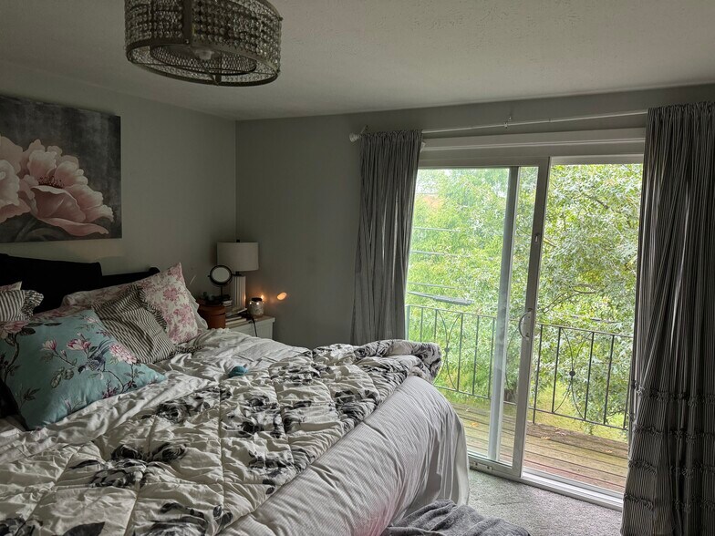 More Photos Of 1400 Ranchland Dr, Mayfield Heights Apartments For Sale