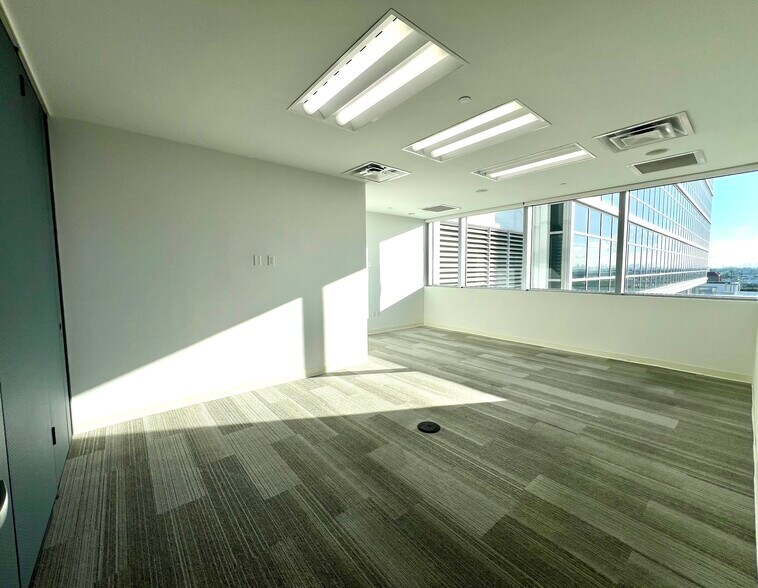 More Photos Of 3470 NW 82nd Ave, Doral Office For Lease