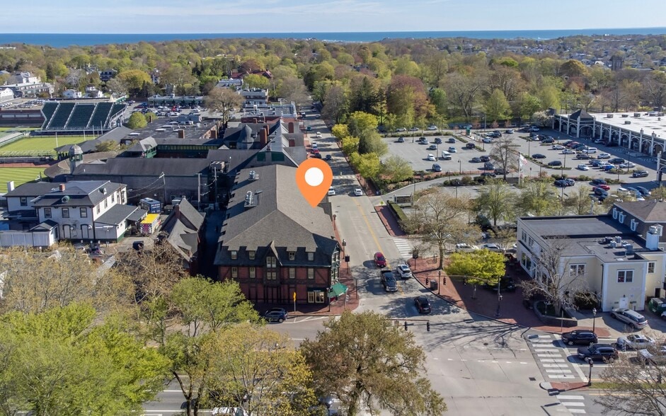 More Photos Of 160-184 Bellevue Ave, Newport General Retail For Lease