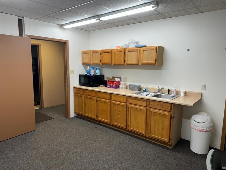 More Photos Of 540 25th Ave N, Saint Cloud Office For Sale