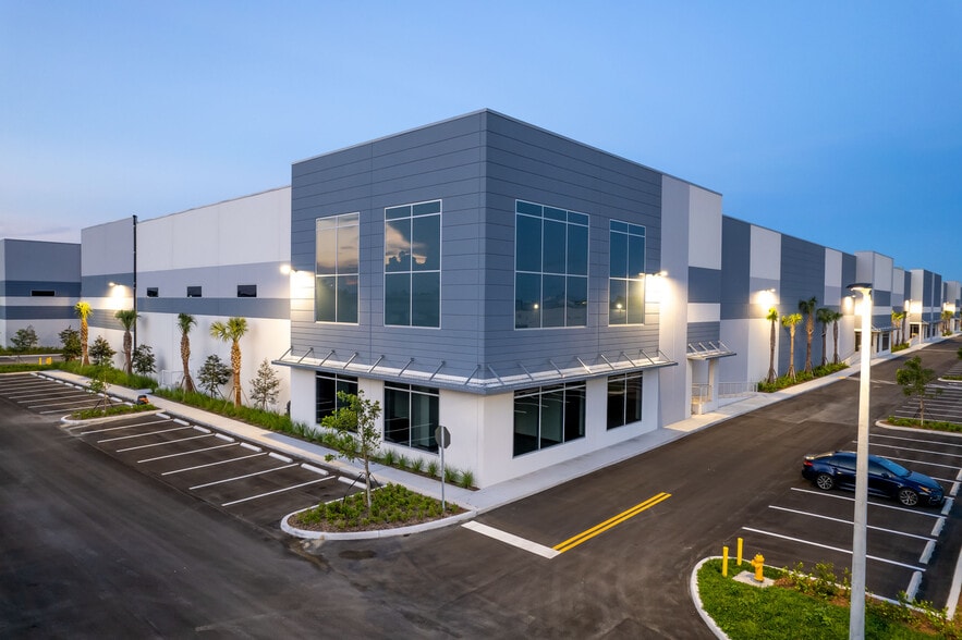 More Photos Of 8593 NW 96th St, Medley Unknown For Lease