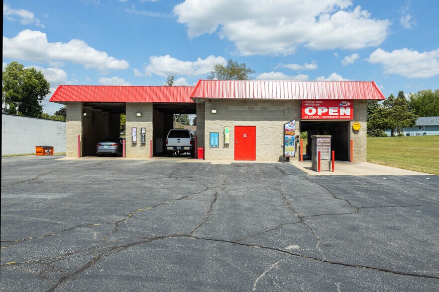 Primary Photo Of 362 W Main St, Rossville Carwash For Sale