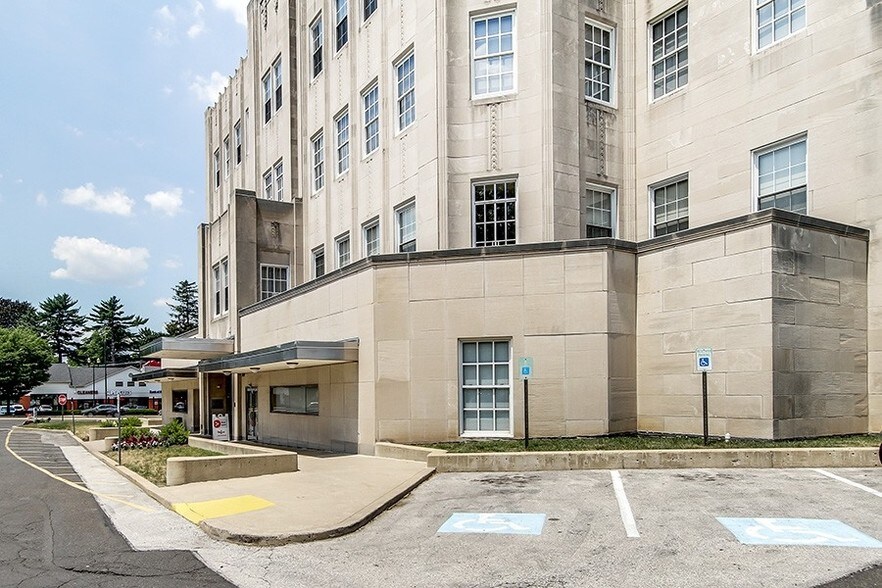 More Photos Of 610 Old York Rd, Jenkintown Office For Lease