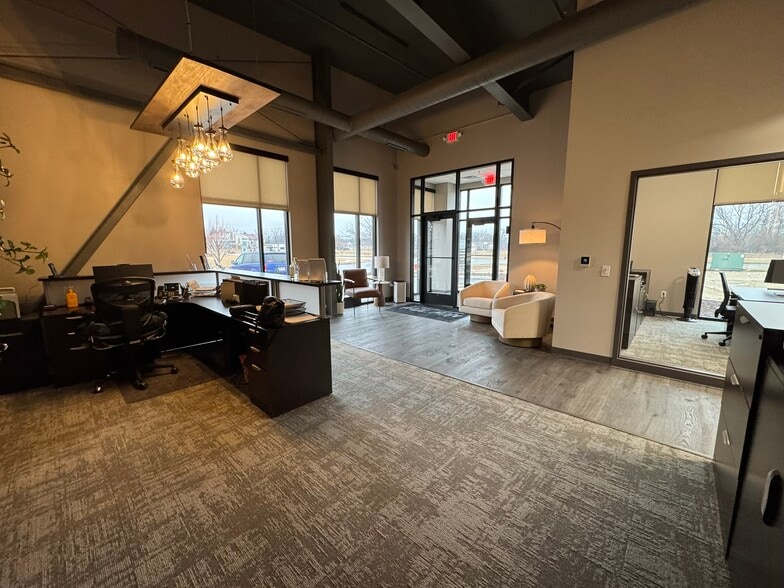 More Photos Of 645 Sandpiper Trl, Cottage Grove Warehouse For Sale