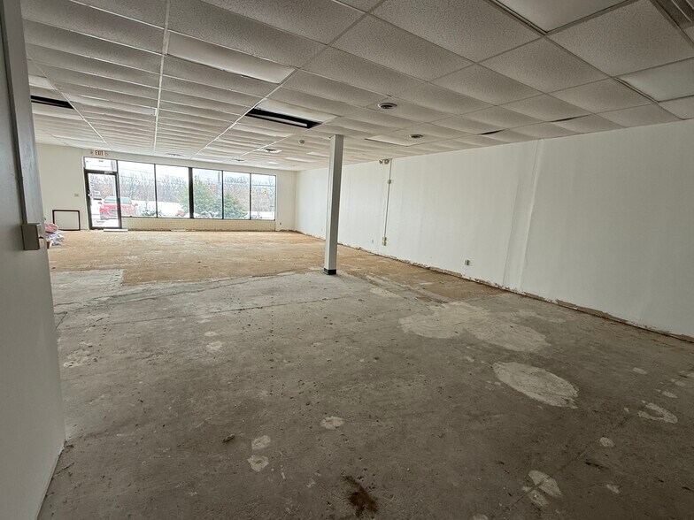 More Photos Of 2086 Romig Rd, Akron Unknown For Lease