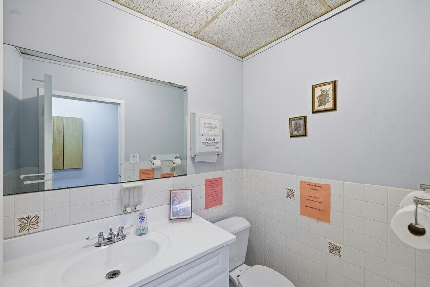 More Photos Of 4795 Mcwillie Dr, Jackson Office For Sale