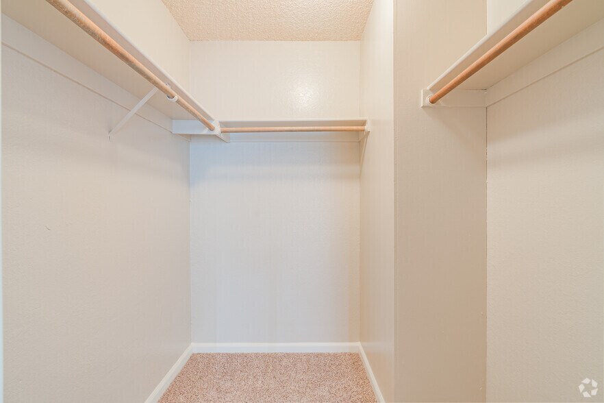 More Photos Of 6290 Fennwood Ct, Sacramento Apartments For Sale