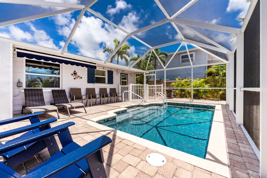 More Photos Of 1130 Gulf Blvd, Englewood Apartments For Sale