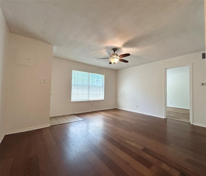 More Photos Of 214 Locust St, Sulphur Springs Apartments For Sale