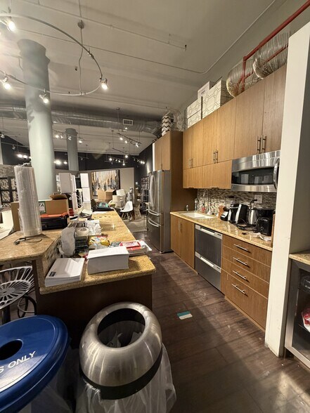 More Photos Of 44 W 24th St, New York Apartments For Lease