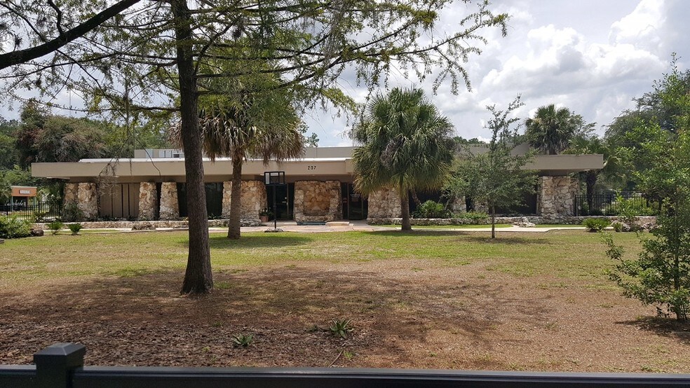 More Photos Of 207 NW 23rd Ave, Gainesville Medical For Sale