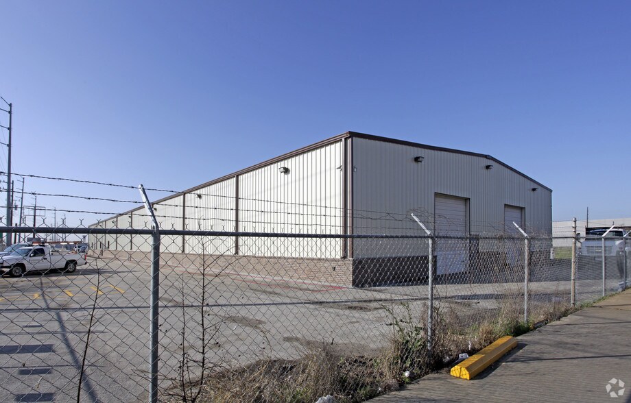 More Photos Of 13802 Murphy Rd, Stafford Research And Development For Lease