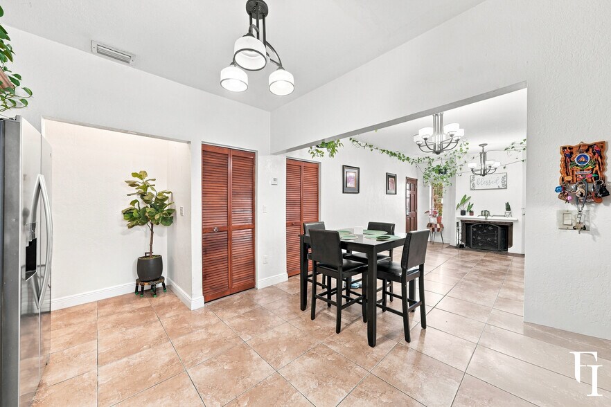 More Photos Of 1353 SW 1st St, Miami Storefront Retail Residential For Sale