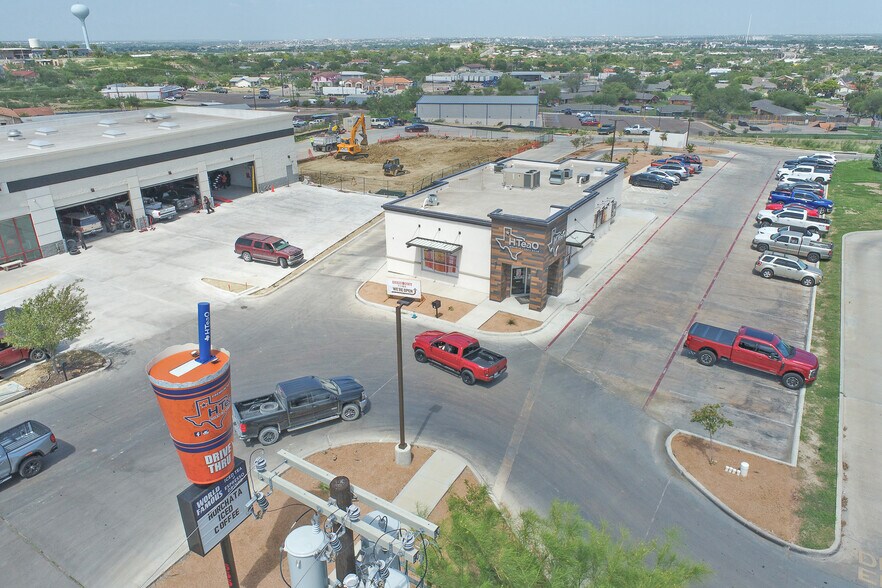 More Photos Of 655 S Bibb Ave, Eagle Pass General Retail For Sale