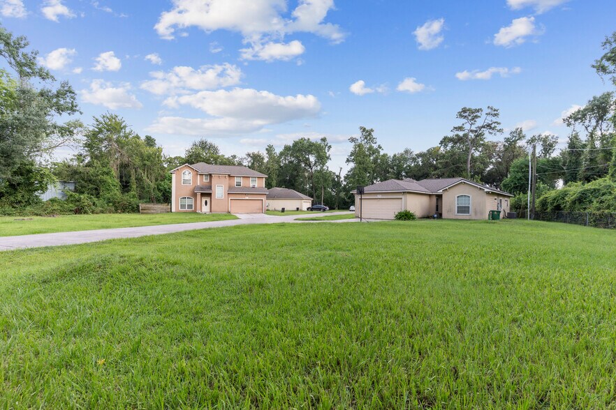 More Photos Of 9104 N Green River Dr, Houston Specialty For Sale