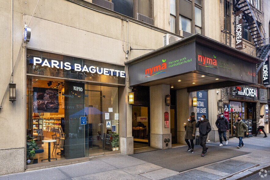 More Photos Of 6 W 32nd St, New York Hotel For Lease