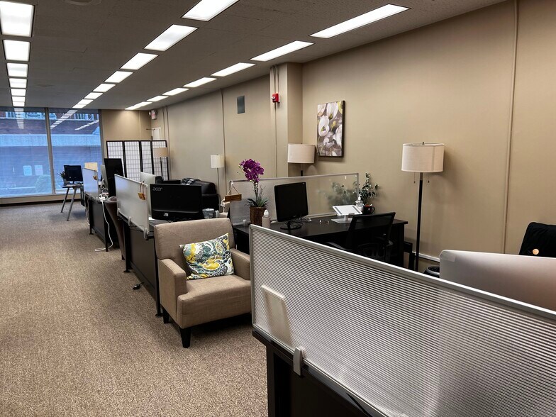 More Photos Of 219 E Maple St, Canton Office For Lease