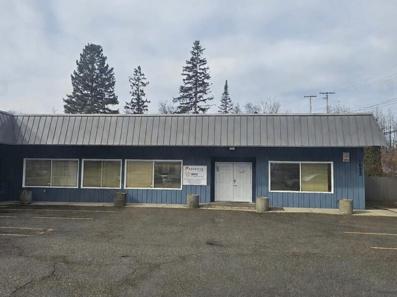 More Photos Of 1023 La Salle Av, Prince George Office For Lease