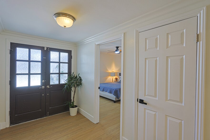 More Photos Of 17819 Bay St, Fountain Valley Specialty For Sale