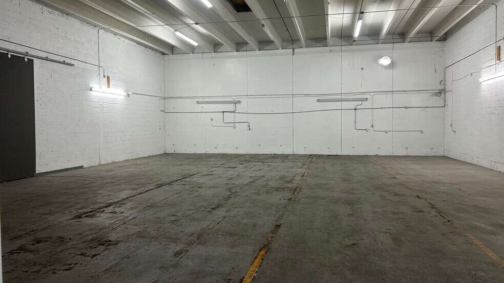 More Photos Of 6301-6333 NW 74th Ave, Miami Warehouse For Lease