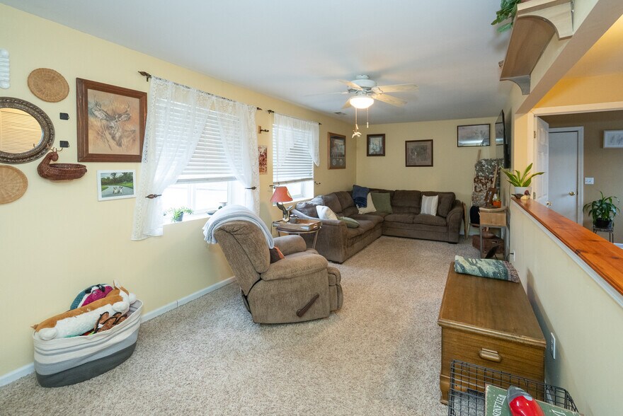 More Photos Of 596 Busha Hwy, Marysville Bar For Sale